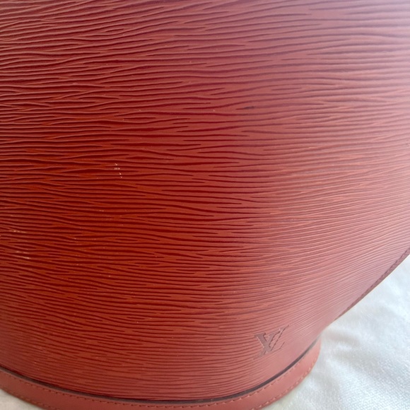 Louis Vuitton Epi Saint Jacques Tote - Picture 4 of 17